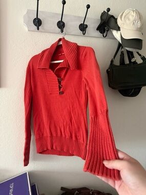 Burnt orange ESPIRIT button sweater